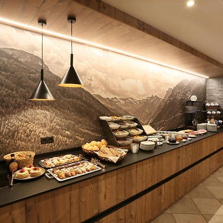 Pension Alpenhof B&B Colle Isarco Eksteriør billede
