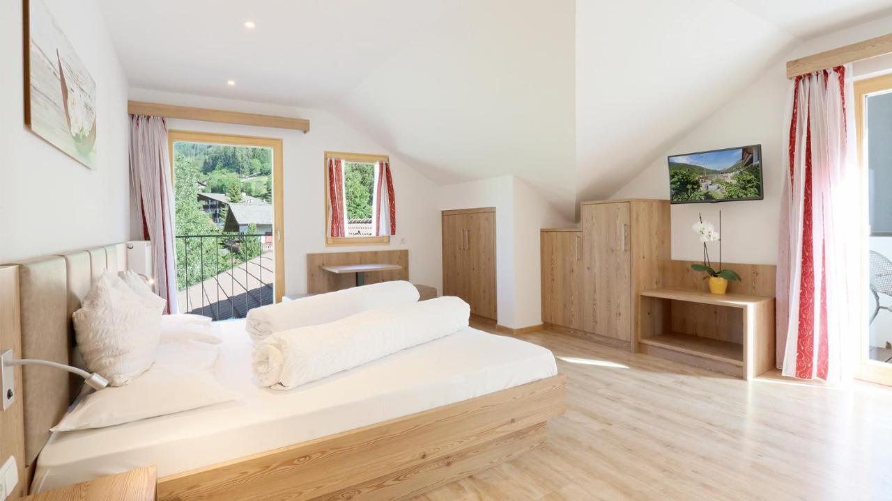 Pension Alpenhof B&B Colle Isarco Eksteriør billede