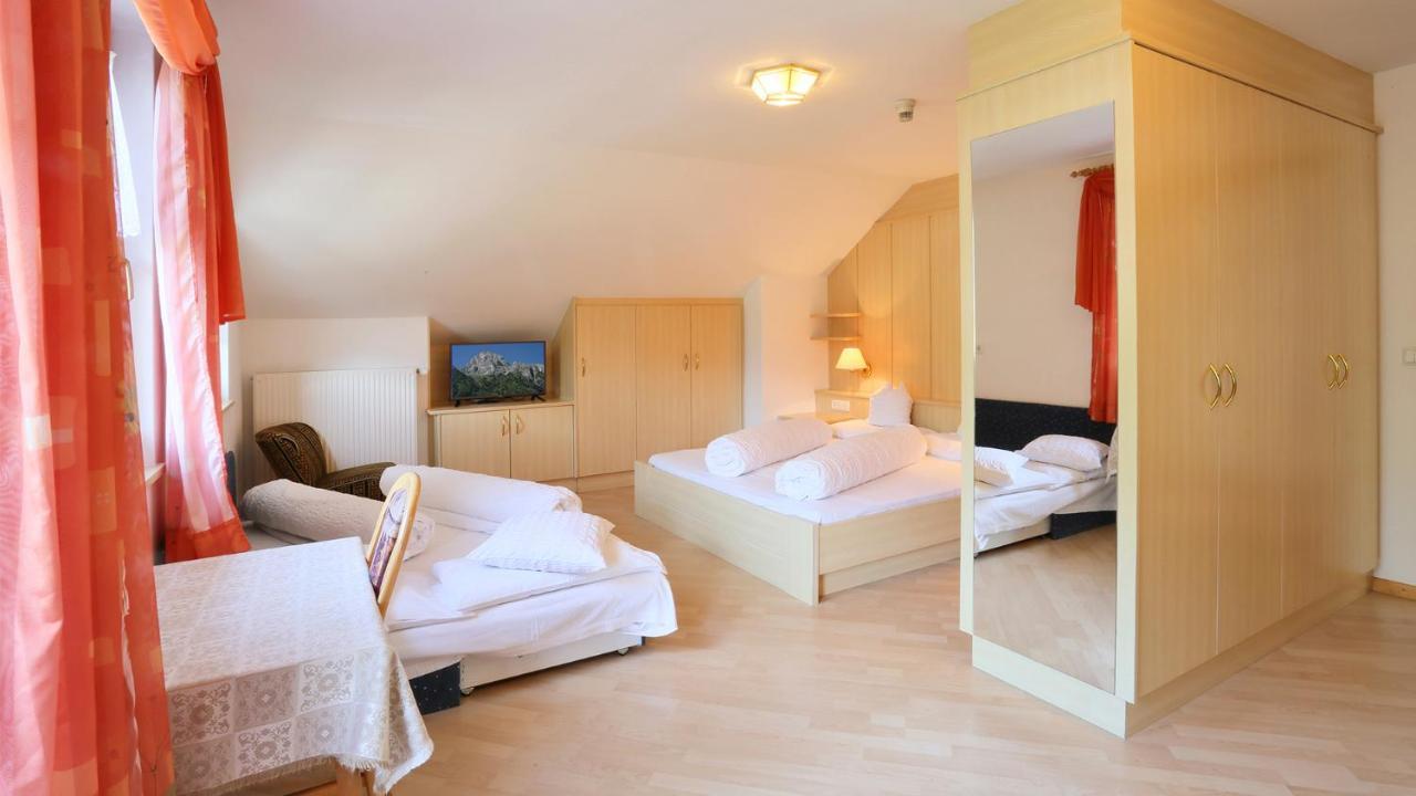 Pension Alpenhof B&B Colle Isarco Eksteriør billede