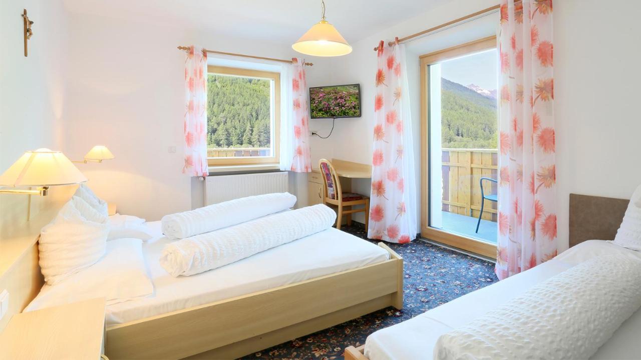 Pension Alpenhof B&B Colle Isarco Eksteriør billede